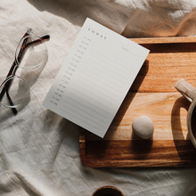 Load image into Gallery viewer, Minimalistic Daily Pocket Planner Notepad