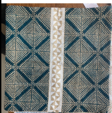 Load image into Gallery viewer, Passa Paa Linen Cushion Cover