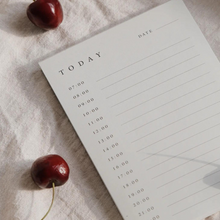 Load image into Gallery viewer, Minimalistic Daily Pocket Planner Notepad
